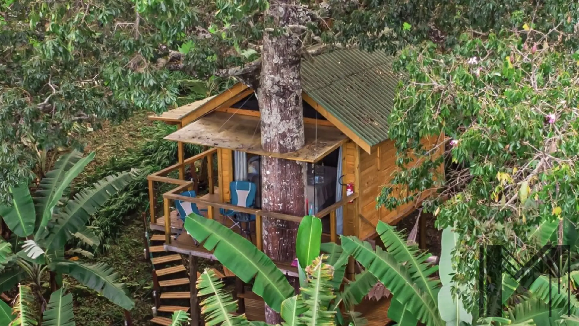 Chácara com cachoeira