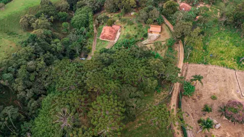 Chácara com cachoeira