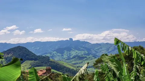 Chácara com cachoeira