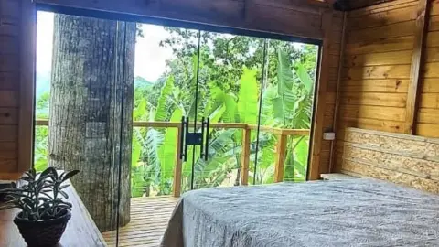 Chácara com cachoeira