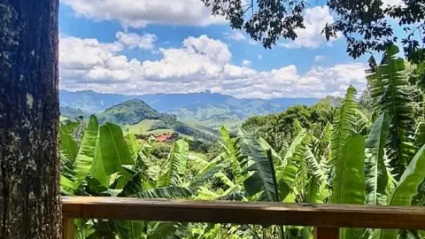 Chácara com cachoeira