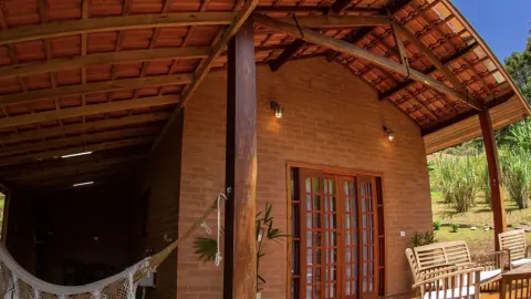 Chácara com cachoeira
