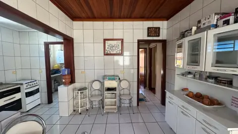 Casa à vendo no centro - conforto, praticidade e excelente localização!