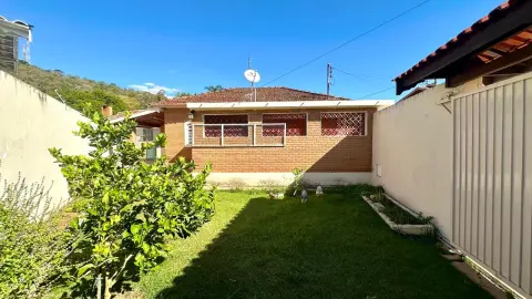 Casa à vendo no centro - conforto, praticidade e excelente localização!