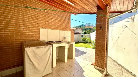 Casa à vendo no centro - conforto, praticidade e excelente localização!