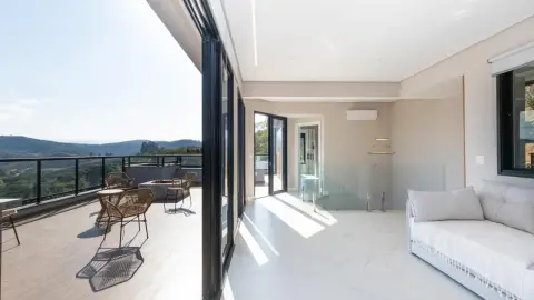 Residência de Alto Padrão em Condomínio Exclusivo – Santo Antônio do Pinhal