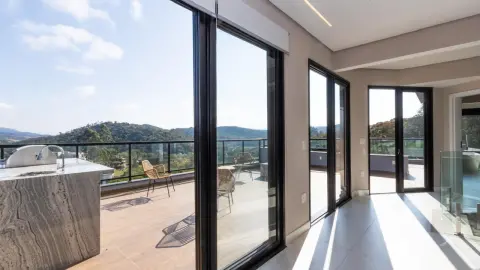 Residência de Alto Padrão em Condomínio Exclusivo – Santo Antônio do Pinhal