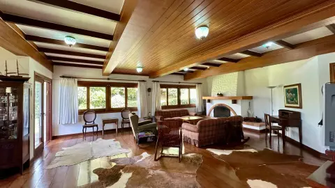 Casa 3 dormitórios