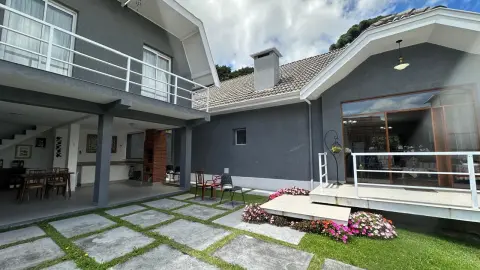 Morar no Capivari é um Privilégio – Conheça Esta Casa