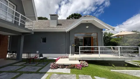 Morar no Capivari é um Privilégio – Conheça Esta Casa