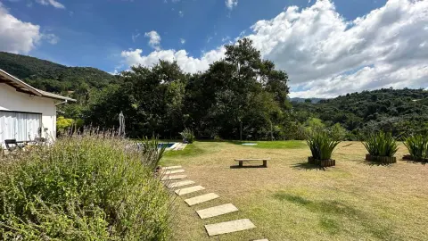 Chácara à venda – Conforto, natureza e privacidade em um só lugar