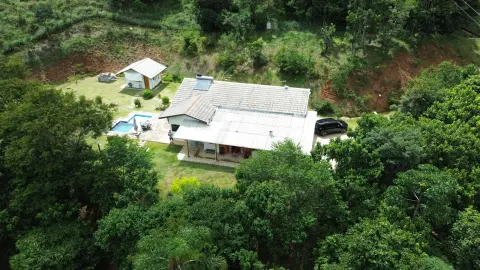 Chácara à venda – Conforto, natureza e privacidade em um só lugar