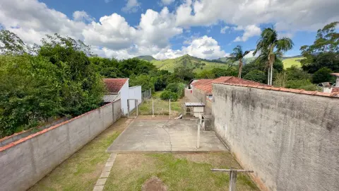 Sobrado à venda no Centro de São Bento do Sapucaí