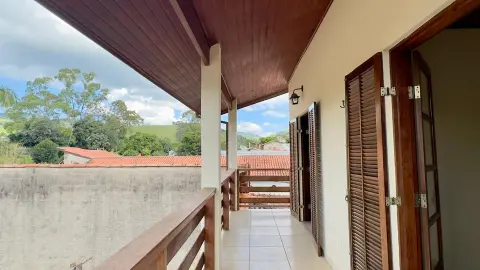 Sobrado à venda no Centro de São Bento do Sapucaí