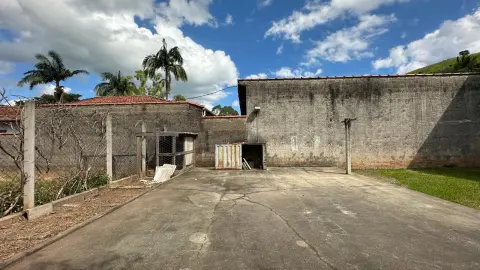 Sobrado à venda no Centro de São Bento do Sapucaí