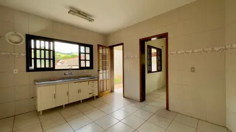 Sobrado à venda no Centro de São Bento do Sapucaí