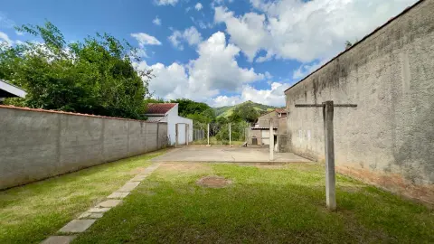Sobrado à venda no Centro de São Bento do Sapucaí