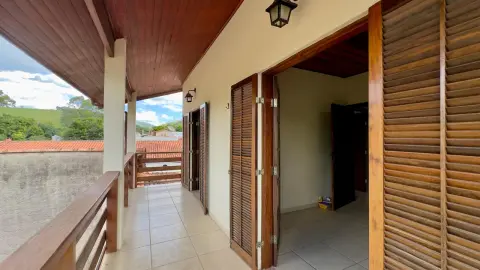 Sobrado à venda no Centro de São Bento do Sapucaí