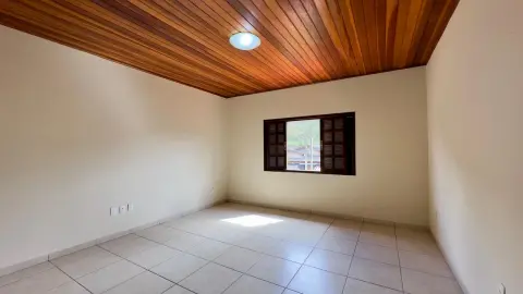 Sobrado à venda no Centro de São Bento do Sapucaí