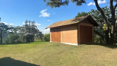 Chácara à Venda em Gonçalves – Vista privilegiada para a Pedra do Baú