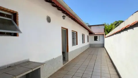 Casa à venda com piscina
