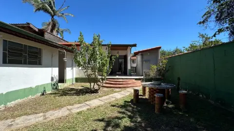 Casa à venda com piscina