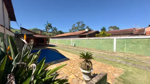 Casa à venda com piscina