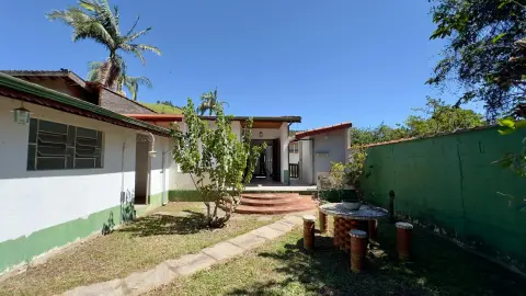 Casa à venda com piscina