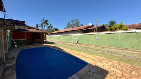 Casa à venda com piscina
