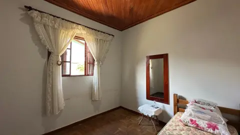 Casa à venda no Centro de São Bento do Sapucaí
