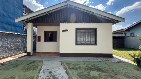 Casa à venda no Centro de São Bento do Sapucaí