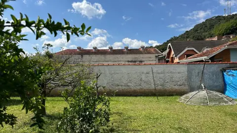 Casa à venda no Centro de São Bento do Sapucaí