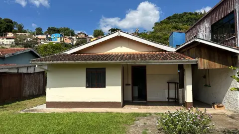Casa à venda no Centro de São Bento do Sapucaí