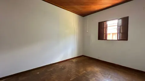 Casa à venda no Centro de São Bento do Sapucaí