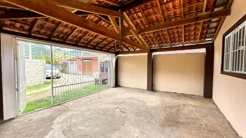 Casa à venda em São Bento do Sapucai