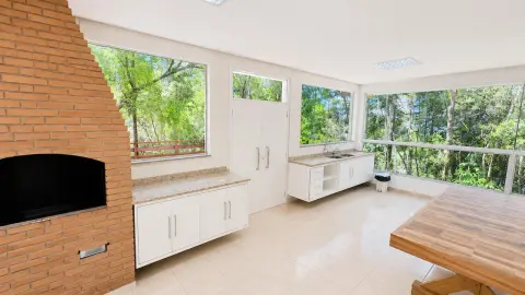 Apartamento Duplex em Localização Privilegiada de Campos do Jordão