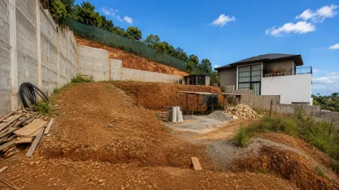 Terreno em Condomínio Fechado - Alto Padrão