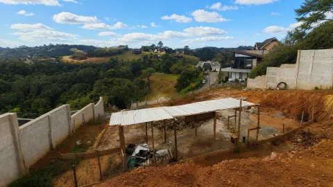 Terreno em Condomínio Fechado - Alto Padrão