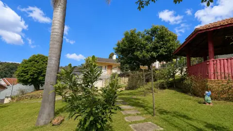 Elegância, conforto e versatilidade  em uma charmosa residência em Campos do Jordão