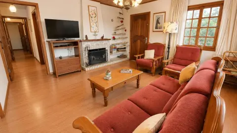 Elegância, conforto e versatilidade  em uma charmosa residência em Campos do Jordão
