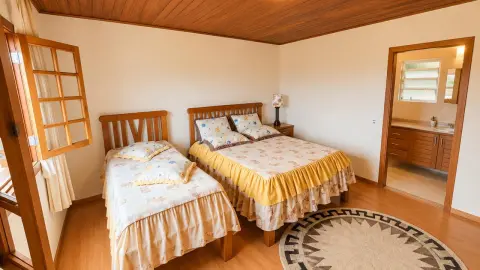 Elegância, conforto e versatilidade  em uma charmosa residência em Campos do Jordão