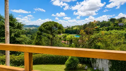 Elegância, Conforto e Localização Privilegiada em Campos do Jordão