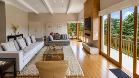 Elegância, Conforto e Localização Privilegiada em Campos do Jordão